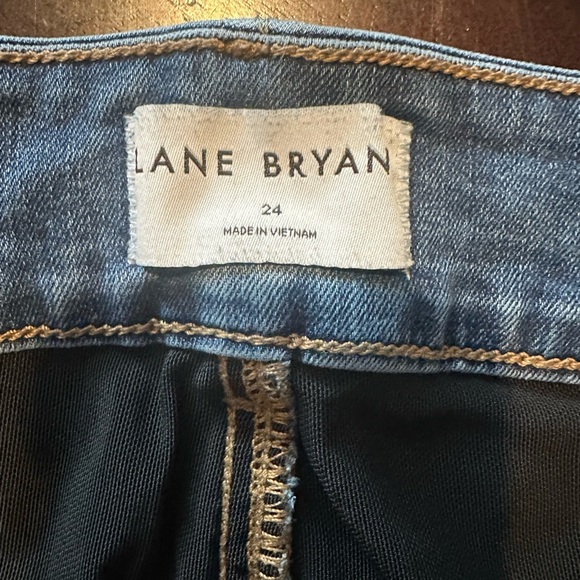 Lane Bryant medium wash high-rise boot jeans size 24 - Picture 5 of 12